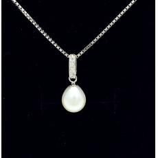 fresh water pearl pendant...